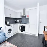 Compact & Stylish 1 Bedroom In Bradford (West Yorkshire)