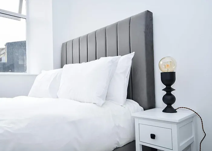 Compact & Stylish 1 Bedroom In * Bradford (West Yorkshire)